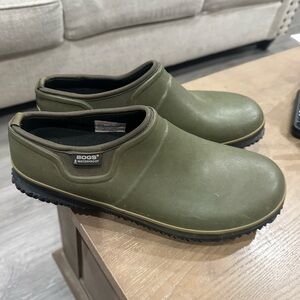Bogs Men's Olive Waterproof Slip-On clogs/Boots size 11